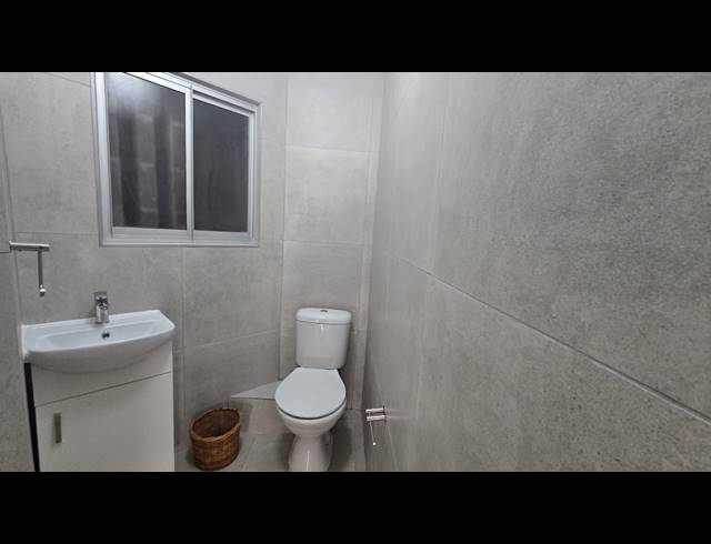 3 BEDROOM SECTIONAL TITLE TO LET IN COMPENSATION BEACH